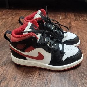 Air Jordan 1 Gym Reds